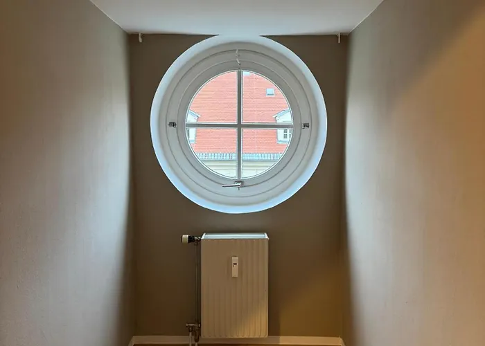 Indigo Breeze - Historic Center With Elevator & Free Parking By Hero Homes 아파트