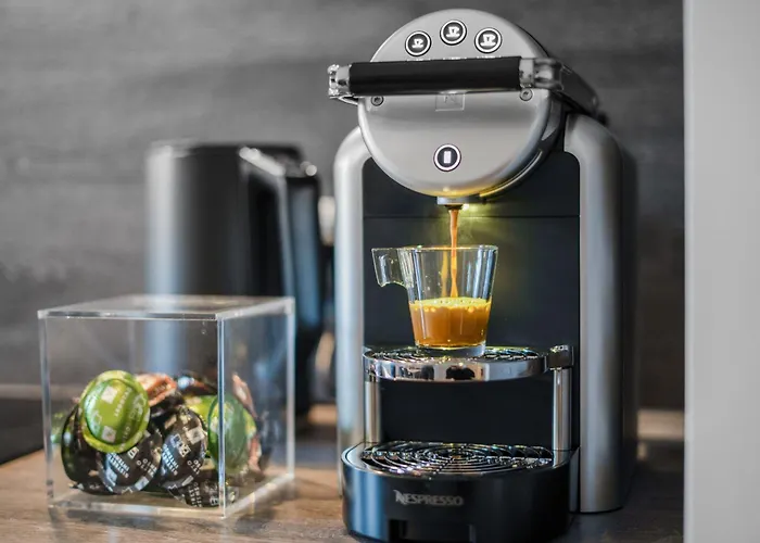 Indigo Breeze - Historic Center With Elevator & Free Parking By Hero Homes