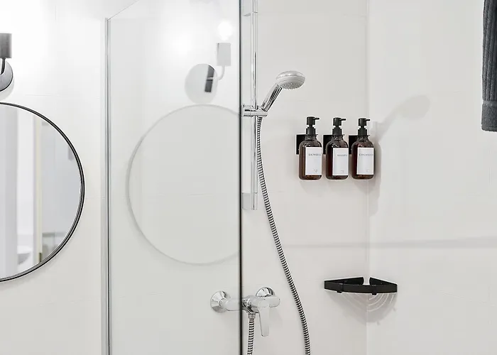 Indigo Breeze - Historic Center With Elevator & Free Parking By Hero Homes * 그라츠